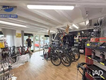 vente bureaux et commerces à biganos (33380) : à vendre / 81m² biganos