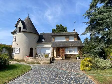 vente maison au bourgneuf-la-forêt (53410) : à vendre / 242m² le bourgneuf-la-forêt