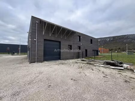 location local commercial