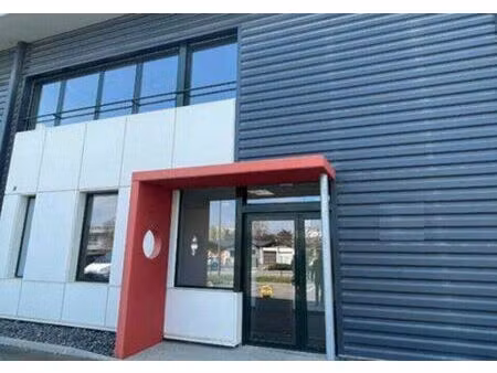 location commerce 456 m² à saint-quentin-fallavier (38070)