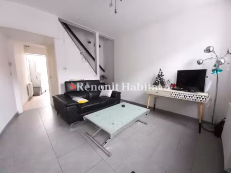 maison 2 chambres et cour