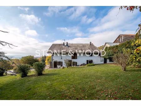 corps de ferme du xviiie au coeur d'un environnement paisible