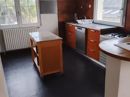 location maison 8 pièces 170 m² à locmaria-plouzané (29280)  1 230 €