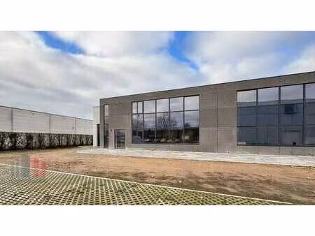 bâtiment industriel de 861 m² à louer à lier