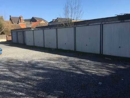 16 garages à vendre ou par lots de 4 garages