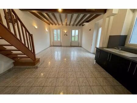 location maison  m² t-3 à jouy-sur-morin  970 €