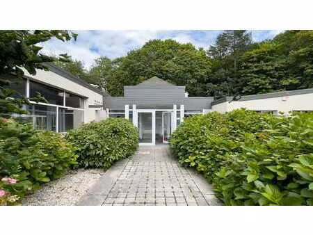 magnifique espace a usage mixte face au chateau de la hulpe