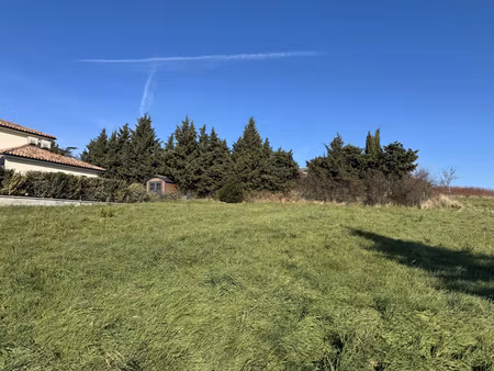 beau terrain de 660 m2 avec vue dégagée