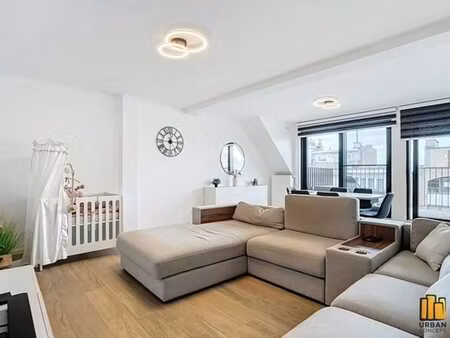 duplex-penthouse 3 chambres  2 salles d'eau  terrasse  peb b