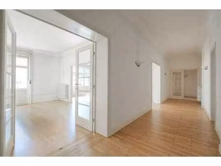 place brugmann : superbe appartement 4 chambres et terrasse