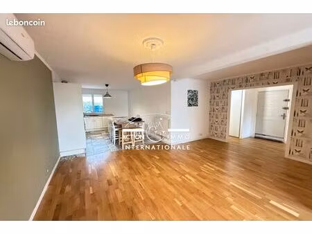 appartement 3 pièces 80 m²