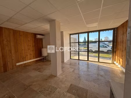 location commerce 1 pièce 29 m² à l’isle-sur-la-sorgue (84800)