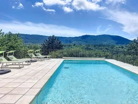 vente immeuble 351 m² bagnols-en-forêt (83600)