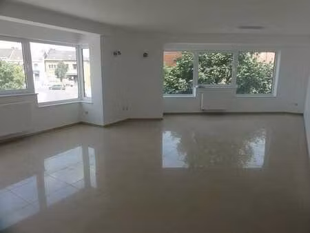 spacieux appart 2ch  2 salle d'eaux  balcon