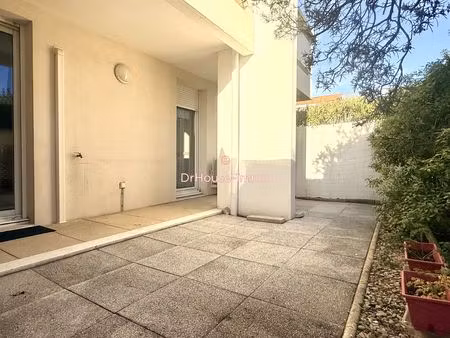 vente type 2 recent avec terrasse de 20 m² en rez-de-chaussee a la ciotat