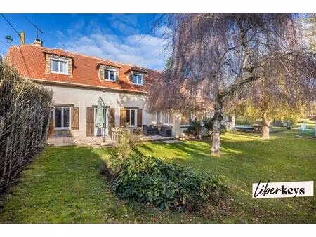 charmante propriété de 220 m2 avec piscine sur deux parcelles - cadre résidentiel et calme