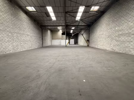 à louer – entrepôt avec accès à quai – marseille 14ᵉ