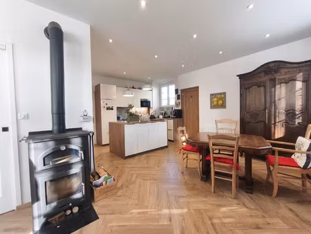 maison entièrement rénovée de 135m2 avec garage et terrain