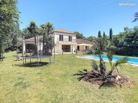 villa 5 pièces 193 m²
