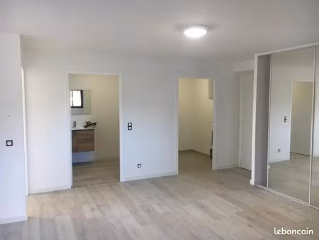 entrepôt 56 m² mougins