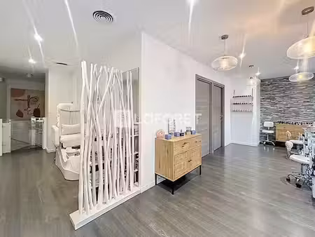 vente locaux professionnels 0 pièces 52 m² à croissy-sur-seine (78290)  74 700 €