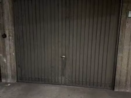 garage une voiture idéalement situé en centre ville