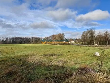 bâtiment agricole avec plus de 7 hectares attenants