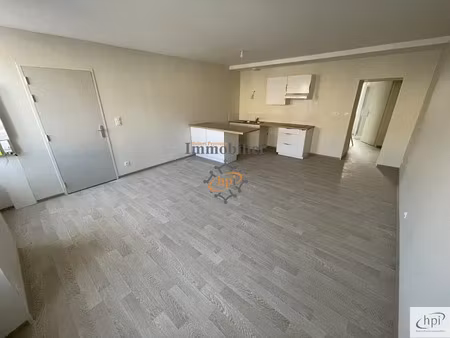 location appartement 2 pièces 48 m² à saint-affrique (12400)  456 €