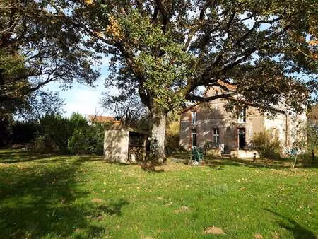 vente maison à l'herbergement (85260) : à vendre / 235m² l'herbergement