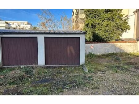 location stationnement  12 m² t- à chelles  92 €
