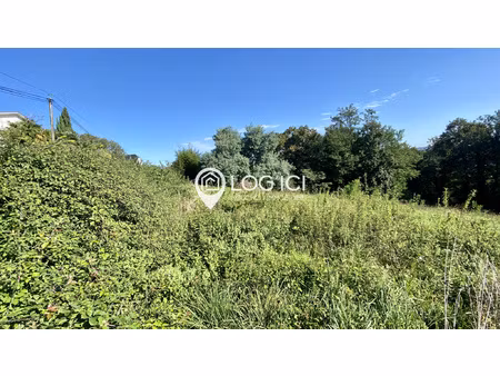 grand terrain 2680 m2  hors lotissement et viabilité en bord