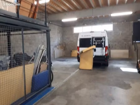 parking exterieur interieur a l'annee