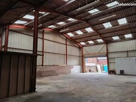 hangar 300 m2