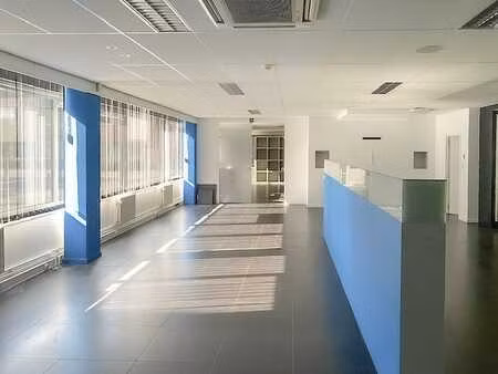 en direct du proprietaire - 120 €/m²/an