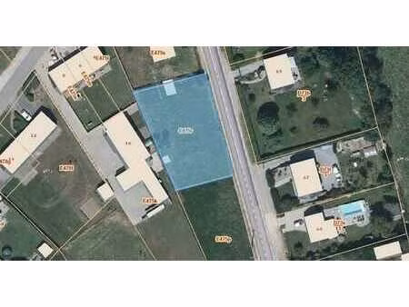 terrain avec possibilité de construire 3 maisons