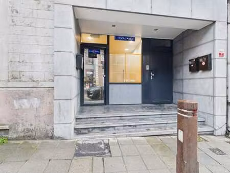 *** plus de visite possible *** commerce avec bureau  cour