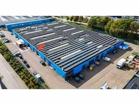 unité pme de 290 m² à louer près du e313