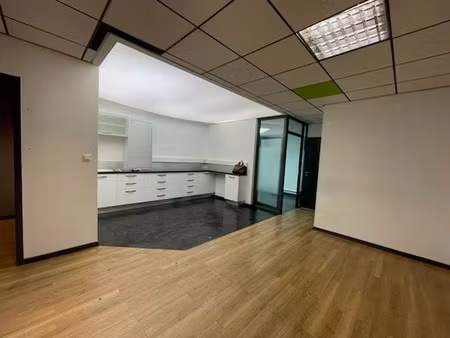 location locaux professionnels 71 m² à rodilhan (30230)  930 €