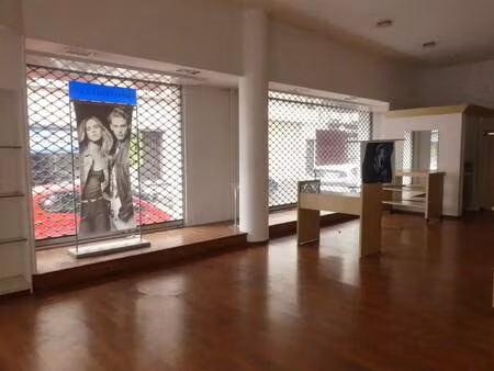 local commercial à vendre