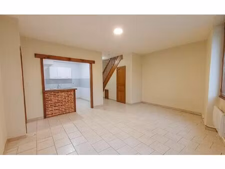 location maison  93.09 m² t-4 à gien  598 €