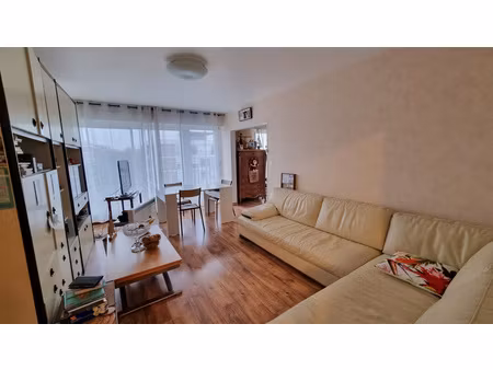 lumineux appartement 5 pièces - vendu occupé - au dernier ét