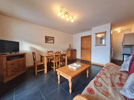 à vendre charmant duplex 6 personnes esprit chalet au coeur de la station de peyragudes