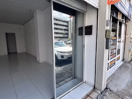 local commercial de 26.68 m2 au coeur de pointe-à-pitre
