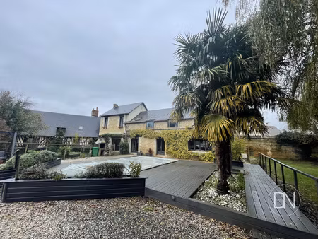 propriété de caractère avec 3 gites  piscine  batiments à ve