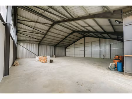 entrepôt soubise 395 m2