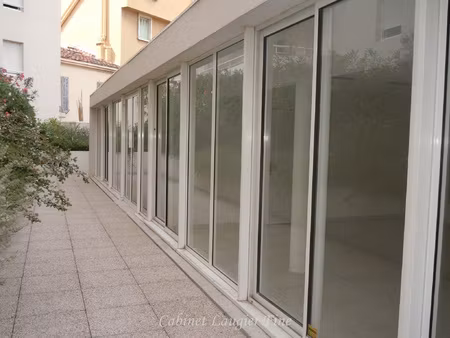 local 31 maillane 13008 marseille