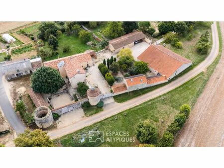 manoir historique près de poitiers