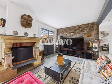 vente maison 4 pièces de 138m² - 33370 pompignac