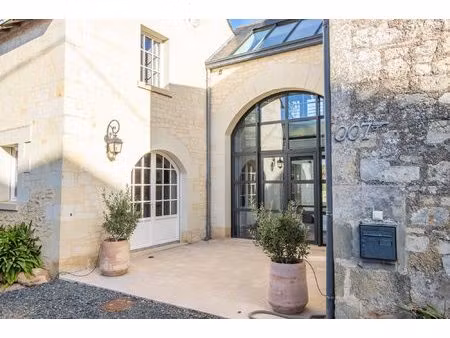 demeure d'exception du xviie siècle avec parc et piscine