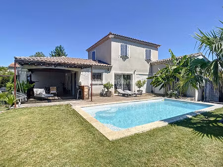 maison 139 m2 terrain 577m² piscine